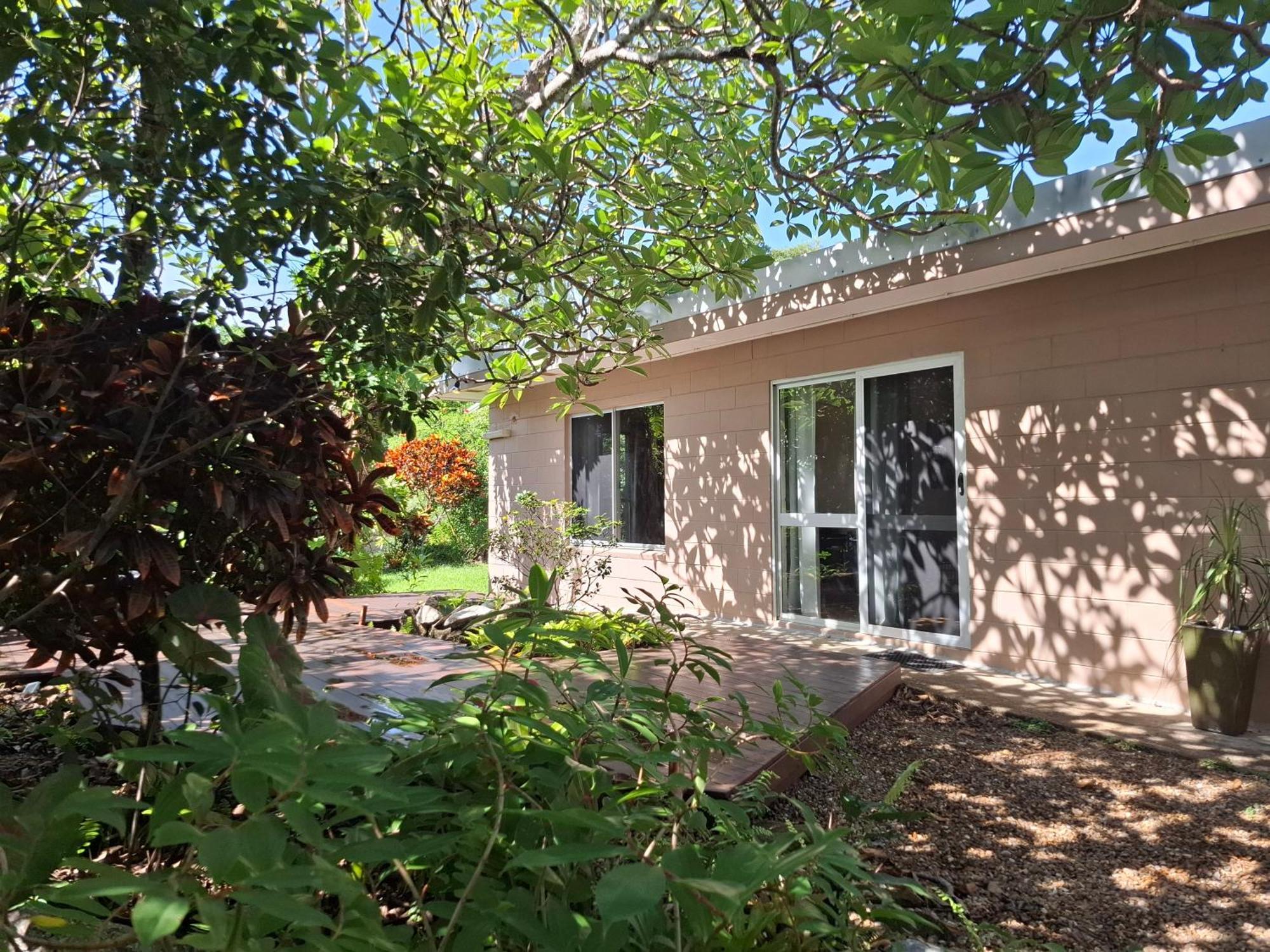 J & Ella'S Holiday House - 1 Bedroom, 1 Bathroom Home Cooktown Esterno foto